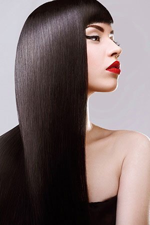 thumbs Straight sleek hair with fringe